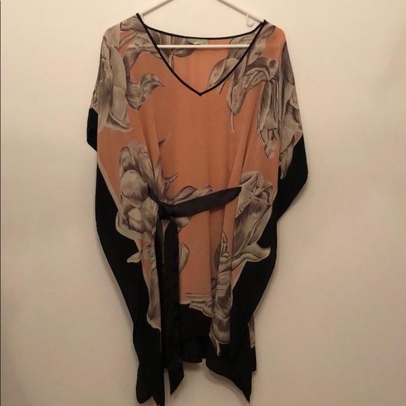 Lil silk floral caftan - Picture 2 of 5